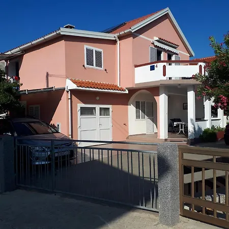 Apartments Kipson Nin Exterior photo